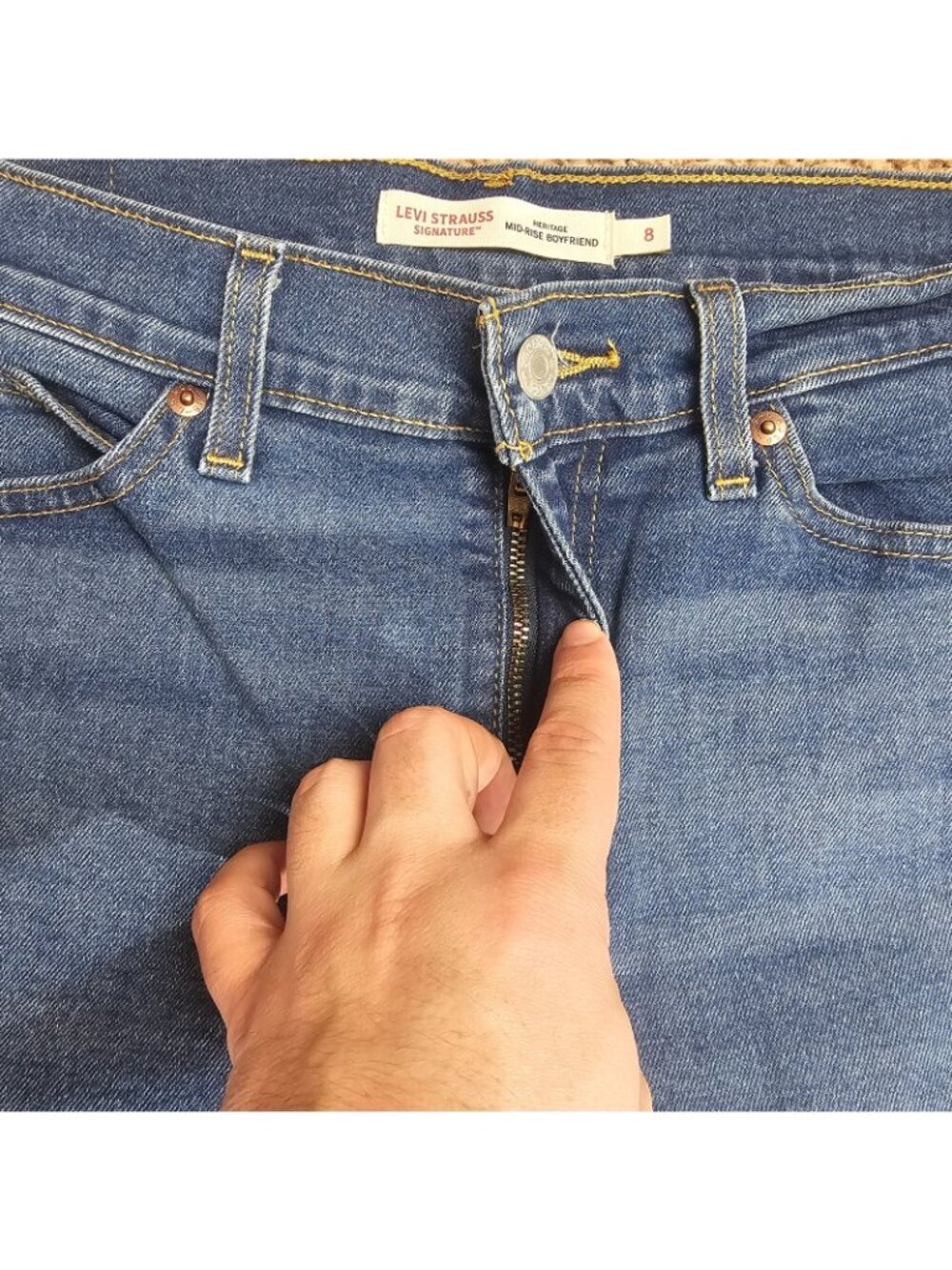 Levis Signature Mid Rise Boyfriend Jeans Womens 8 31x25 Heritage Denim Stretch - Picture 10 of 10